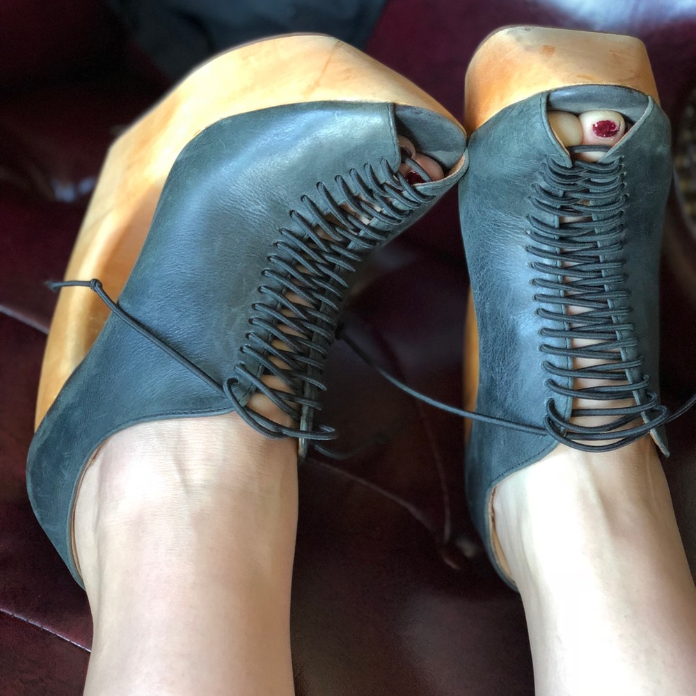 Jeffrey Campbell Rockin high heel wedges size 7